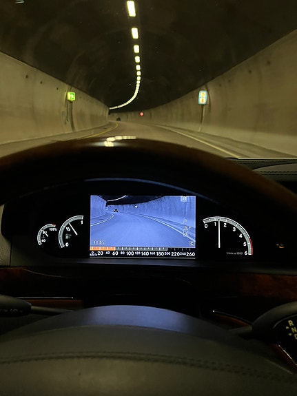 Mercedes-Benz S320 8 of 20