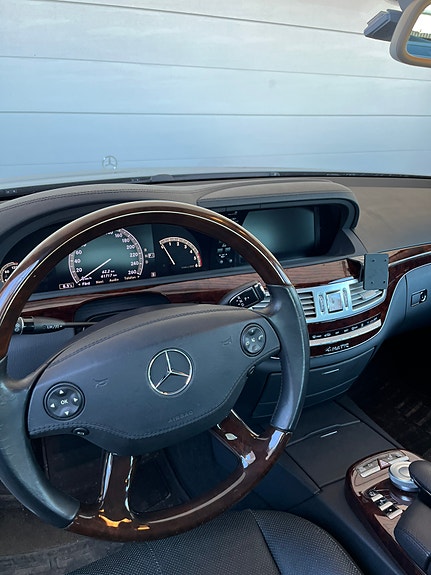 Mercedes-Benz S320 10 of 20