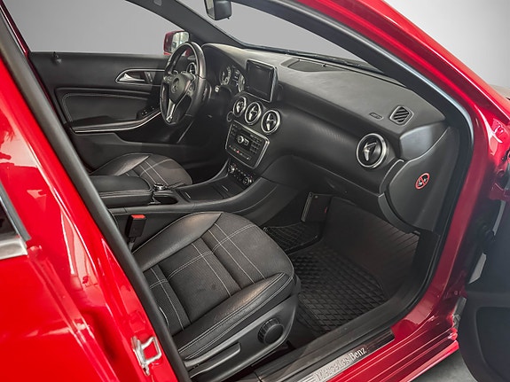 Mercedes-Benz A200 d 14 of 24