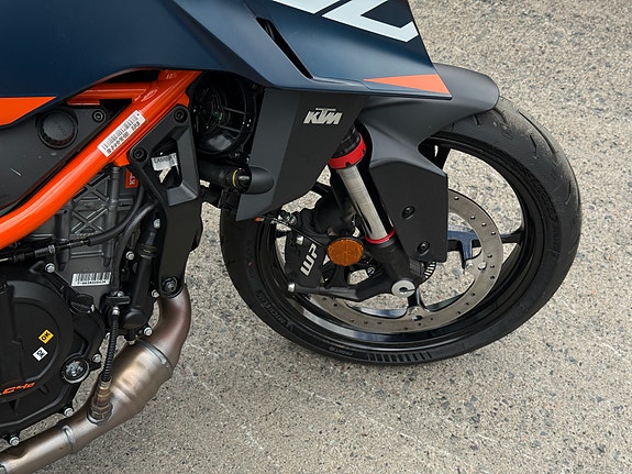 KTM Duke 390 4 of 5