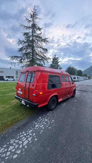 Chevrolet Van 4 of 5