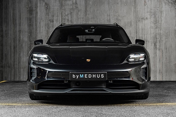 Porsche Taycan Sport Turismo 4 of 5