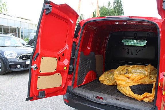 Ford Transit Connect 13 of 30