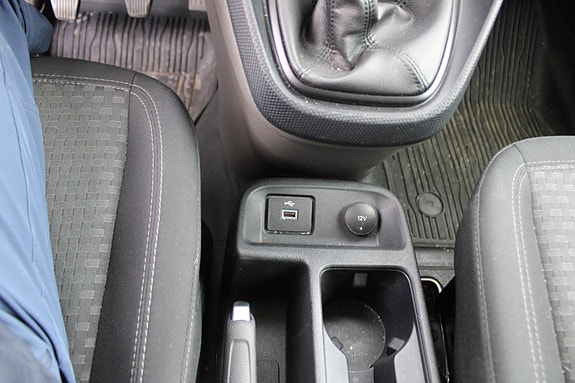 Ford Transit Connect 25 of 30