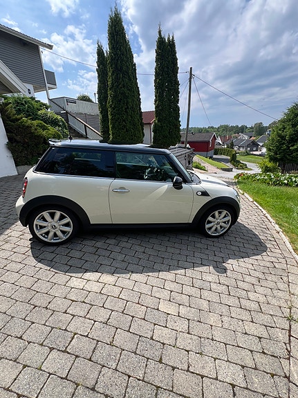 MINI Cooper 3 of 5