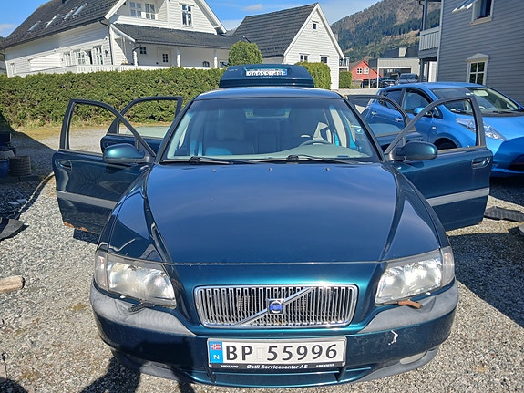 Volvo S80 2 of 5
