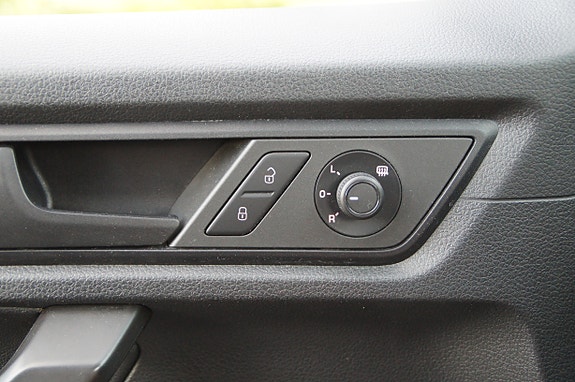Volkswagen Caddy Maxi 13 of 30