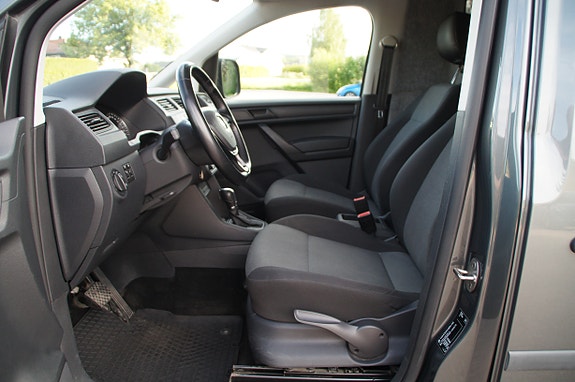 Volkswagen Caddy Maxi 16 of 30