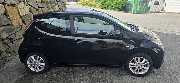 Toyota Aygo 4 of 5