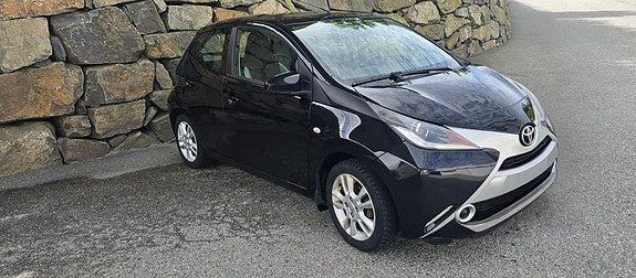 Toyota Aygo 2 of 5