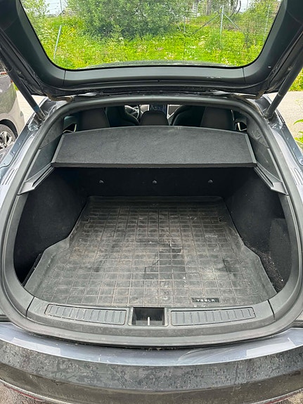 Tesla Model S 13 of 13