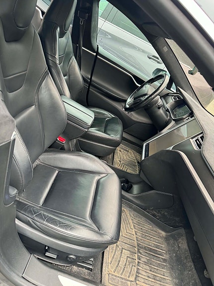 Tesla Model S 10 of 13