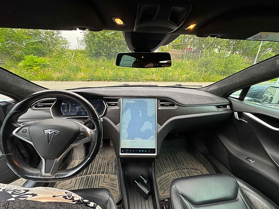 Tesla Model S 9 of 13