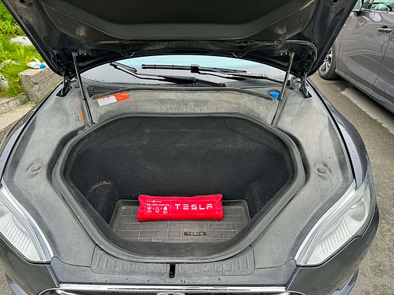 Tesla Model S 7 of 13
