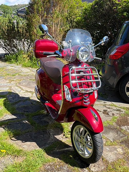 Vespa Primavera 50 3 of 5