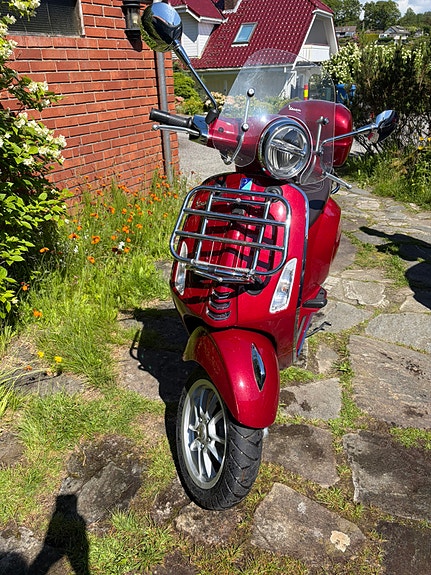 Vespa Primavera 50 2 of 5