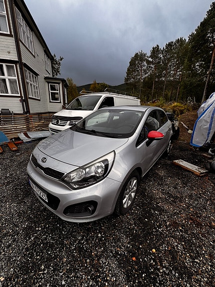 Kia Rio 2 of 6