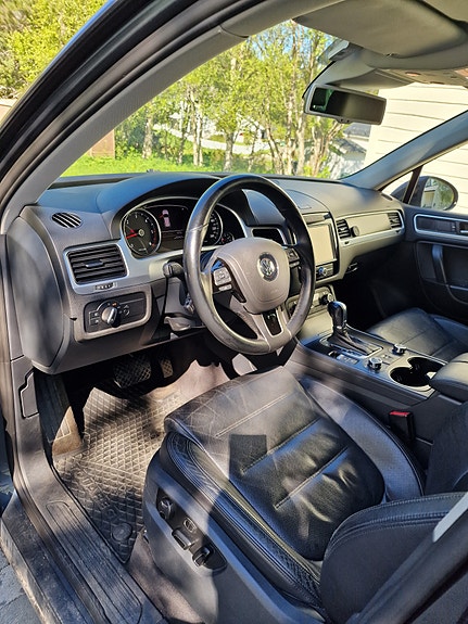 Volkswagen Touareg 5 of 5