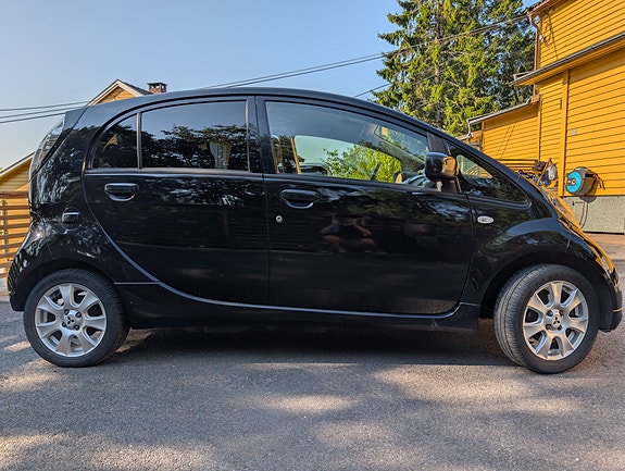 Mitsubishi i-Miev 3 of 13