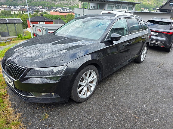Skoda Superb 4 of 5