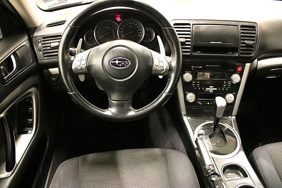 Subaru Legacy 12 of 13