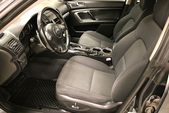 Subaru Legacy 8 of 13