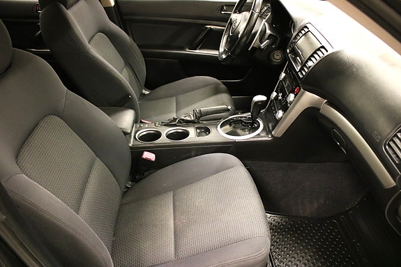 Subaru Legacy 11 of 13