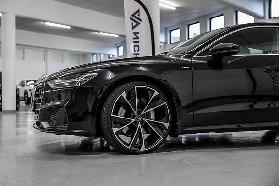 Audi A7 4 of 5