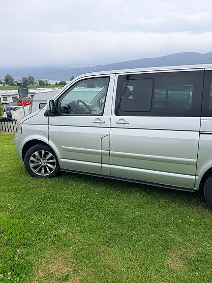Volkswagen Multivan 8 of 30
