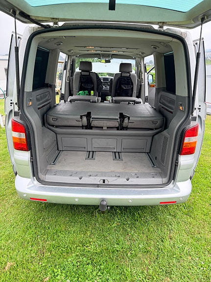 Volkswagen Multivan 28 of 30