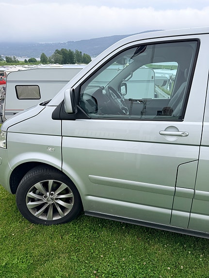 Volkswagen Multivan 5 of 30