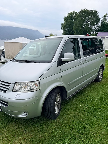 Volkswagen Multivan 6 of 30