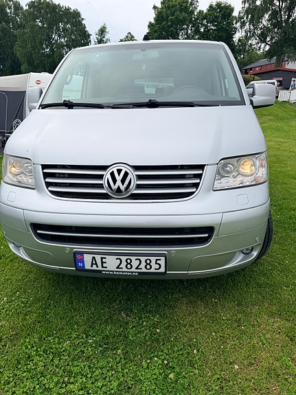 Volkswagen Multivan 2 of 30