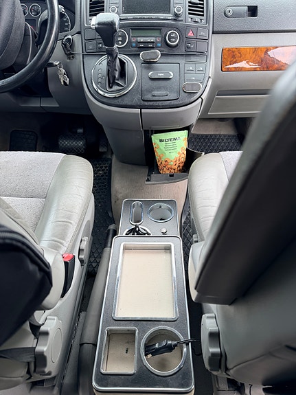Volkswagen Multivan 21 of 30