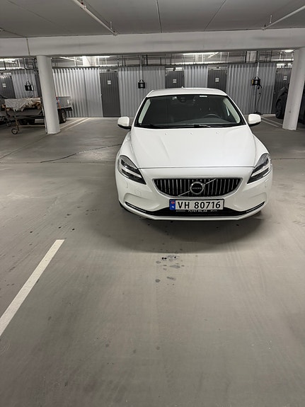 Volvo V40 3 of 5