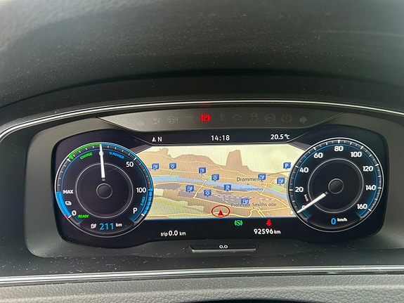 Volkswagen e-Golf VII 13 of 17