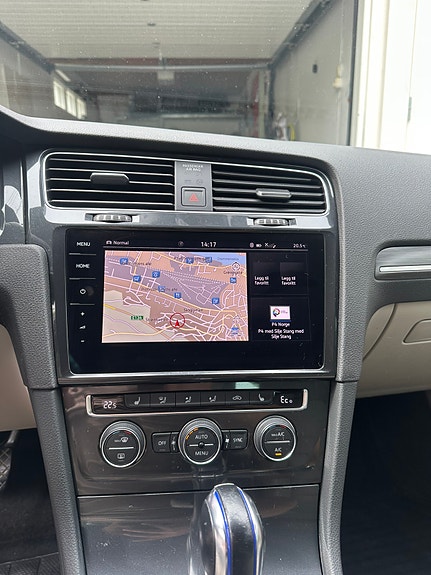 Volkswagen e-Golf VII 12 of 17