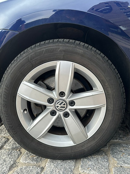 Volkswagen e-Golf VII 16 of 17