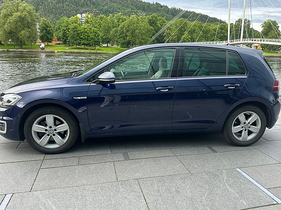 Volkswagen e-Golf VII 3 of 17
