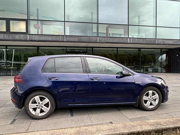 Volkswagen e-Golf VII 6 of 17