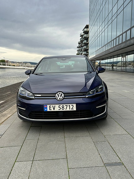 Volkswagen e-Golf VII 2 of 17