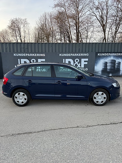 Skoda Rapid Spaceback 3 of 5
