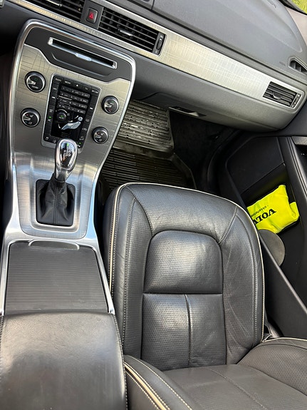 Volvo XC70 10 of 30