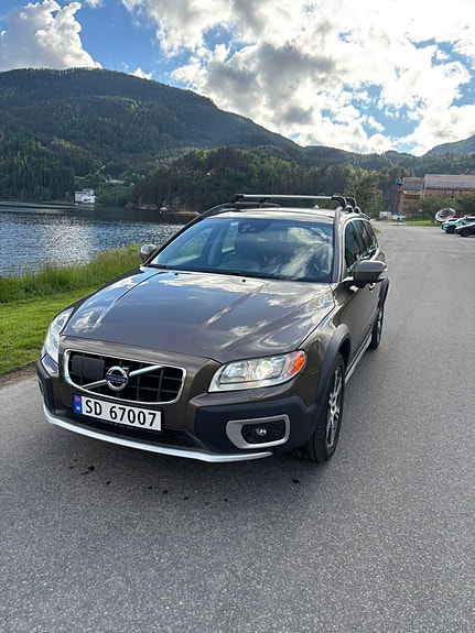 Volvo XC70 2 of 30