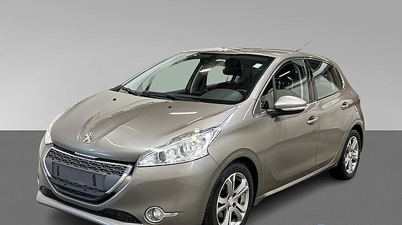 Peugeot 208 2 of 5