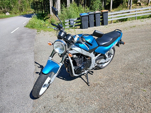 Suzuki GS500E 4 of 26