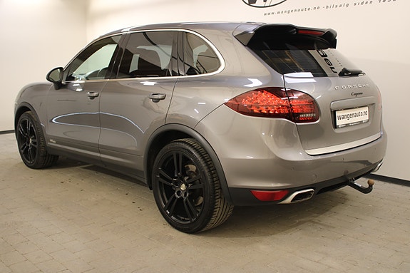 Porsche Cayenne 5 of 5
