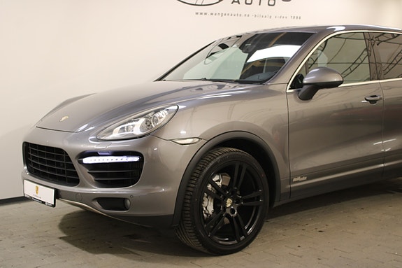 Porsche Cayenne 3 of 5