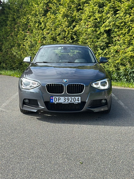 BMW 116i 3 of 5