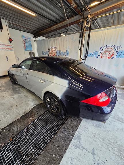 Mercedes-Benz CLS350 5 of 5